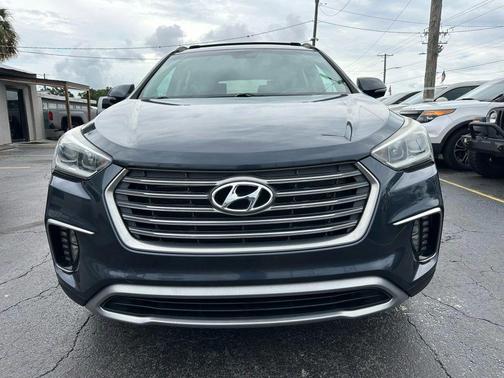 2017 Hyundai SANTA FE SE