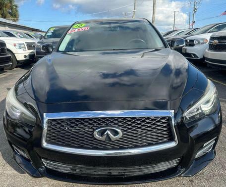 2015 INFINITI Q50 Base