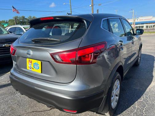 2017 Nissan Rogue Sport S