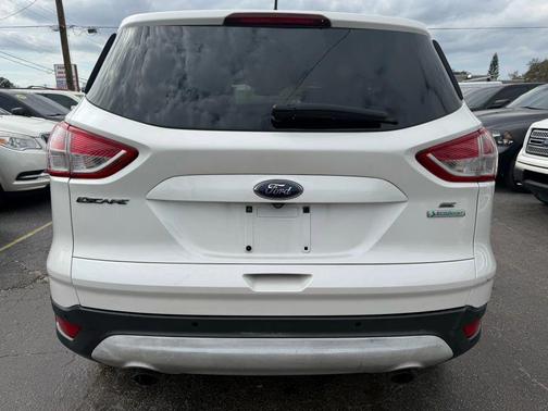 White 2014 Ford Escape SE