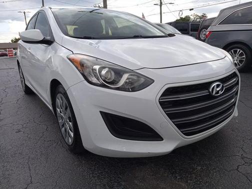2017 Hyundai Elantra GT Base