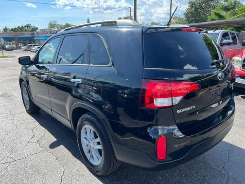 Black 2015 Kia Sorento LX