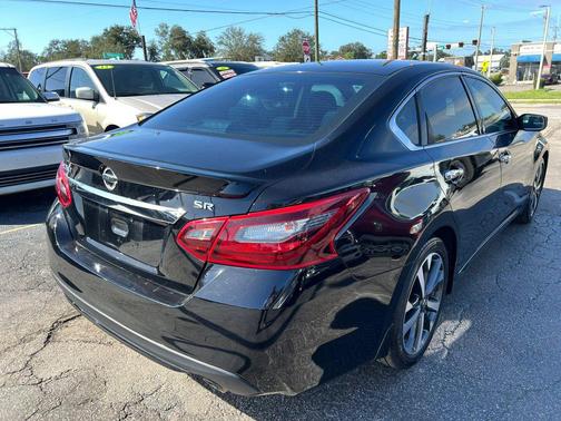 Super Black 2017 Nissan Altima 2.5 SR