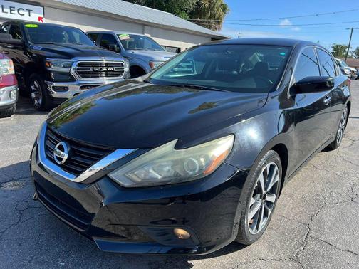 Super Black 2017 Nissan Altima 2.5 SR