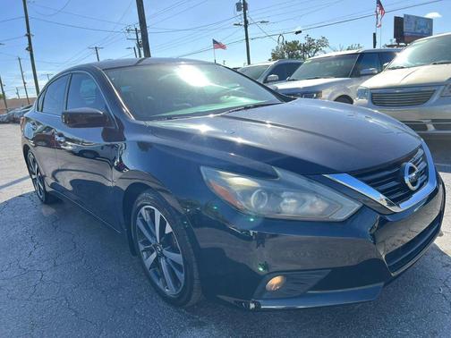 Super Black 2017 Nissan Altima 2.5 SR