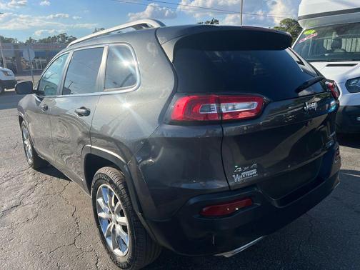 2015 Jeep Cherokee Sport