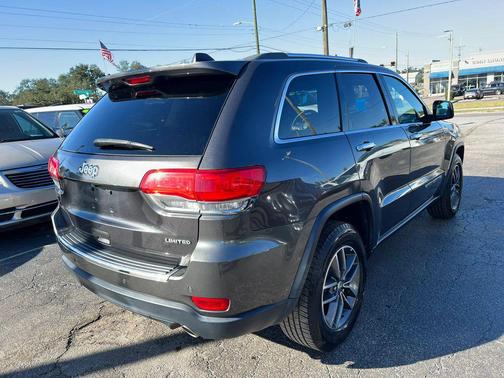 Granite Crystal Metallic Clearcoat 2018 Jeep Grand Cherokee Limited