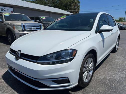 2018 Volkswagen Golf TSI SE
