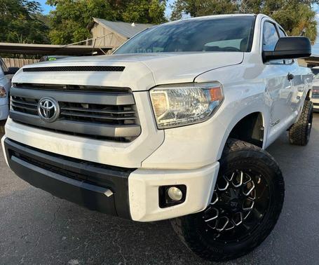 2014 Toyota Tundra SR5