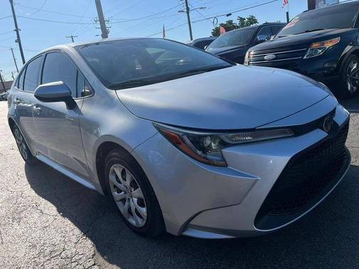 Classic Silver Metallic 2022 Toyota Corolla LE