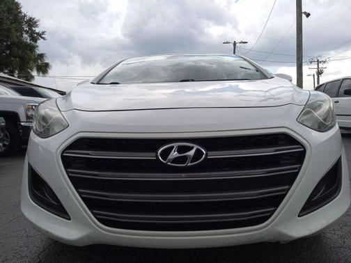 2017 Hyundai Elantra GT Base