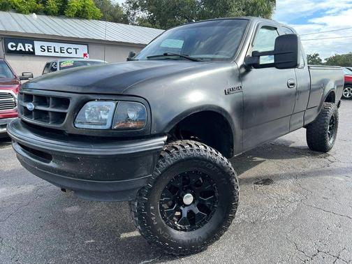 Black Clearcoat 1997 Ford F-150 Long Bed