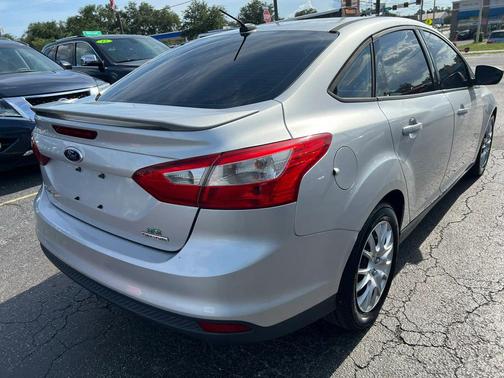 Silver 2014 Ford Focus SE