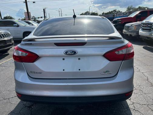 Silver 2014 Ford Focus SE