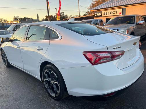 2022 Chevrolet Malibu FWD LT
