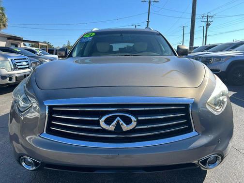 2014 INFINITI QX70 Base