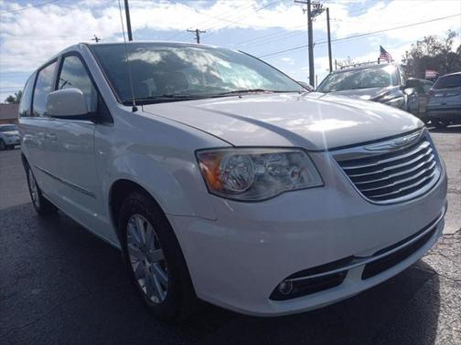 2016 Chrysler Town & Country Touring