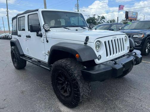 Bright White Clearcoat 2014 Jeep Wrangler Unlimited Sport