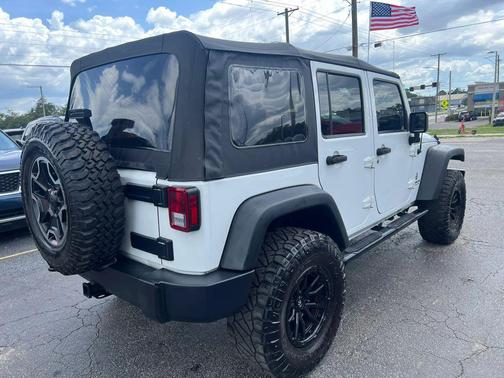 Bright White Clearcoat 2014 Jeep Wrangler Unlimited Sport