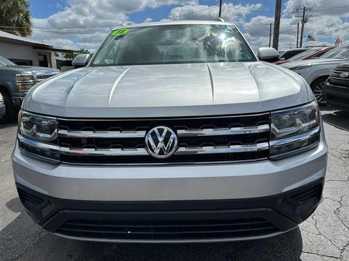 Reflex Silver Metallic 2018 Volkswagen Atlas 3.6L Launch Edition