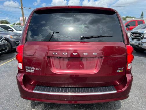Red 2018 Dodge Grand Caravan SXT