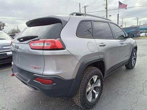 2017 Jeep Cherokee Sport