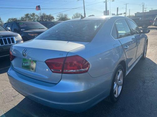 2012 Volkswagen Passat 2.5 SE