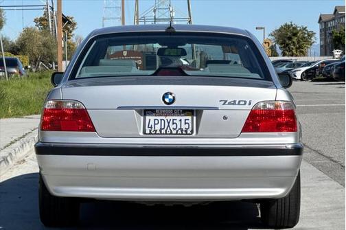 2001 BMW 740 i