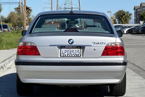 2001 BMW 740 i