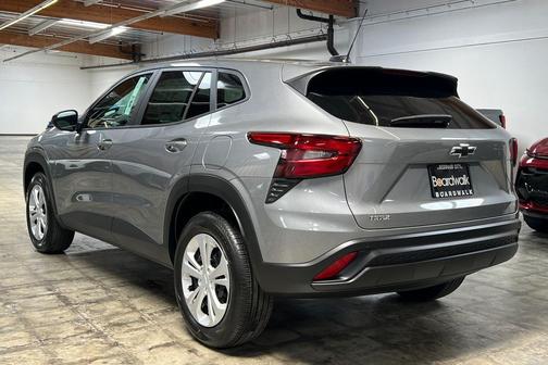 2025 Chevrolet Trax LS