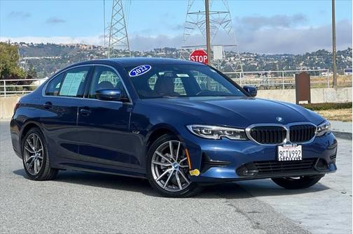 2022 BMW 330e iPerformance