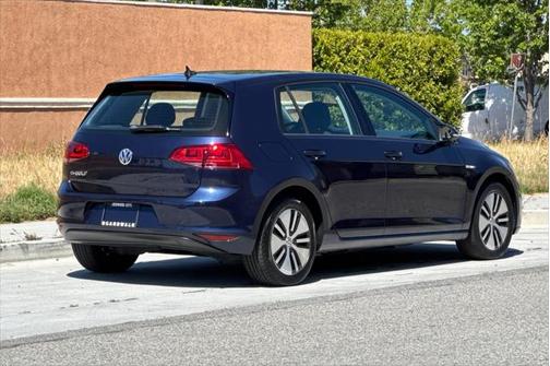 2016 Volkswagen e-Golf SE