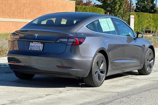 2018 Tesla Model 3 Mid Range