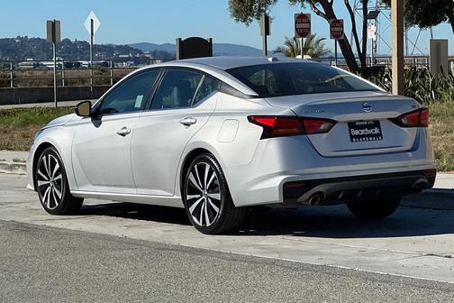 2022 Nissan Altima SR FWD