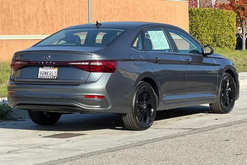 2025 Volkswagen Jetta 1.5T SE