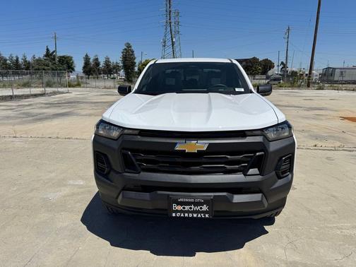 Summit White 2026 Chevrolet Colorado WT