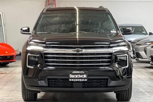 Mosaic Black Metallic 2026 Chevrolet Traverse LT