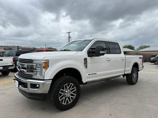 White 2018 Ford F-250 Lariat