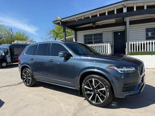 Blue 2021 Volvo XC90 T6 Momentum 7 Passenger