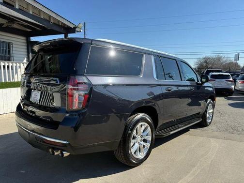 2023 Chevrolet Suburban Premier