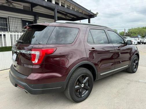 Red 2018 Ford Explorer XLT