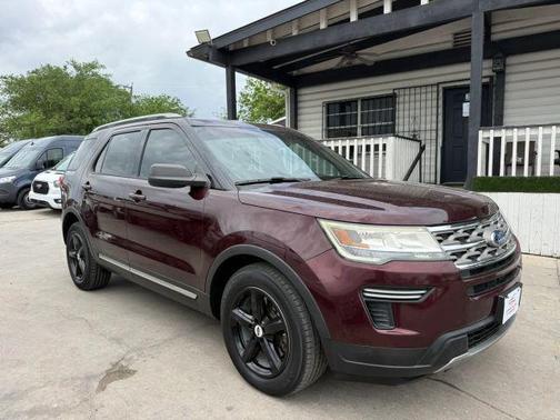 Red 2018 Ford Explorer XLT
