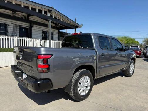 2022 Nissan Frontier S