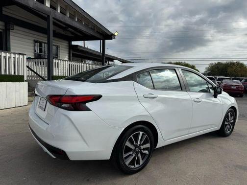 2022 Nissan Versa 1.6 SV