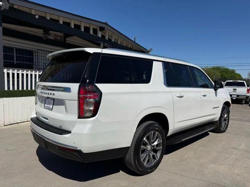 2022 Chevrolet Suburban LT