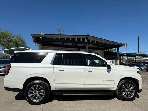 2022 Chevrolet Suburban LT