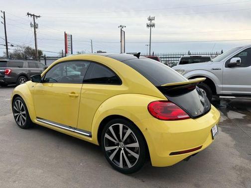 2014 Volkswagen Beetle 2.0T Turbo R-Line