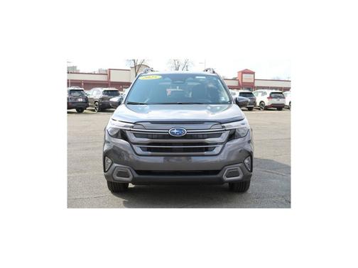 Magnetite Gray Metallic 2025 Subaru Forester Limited