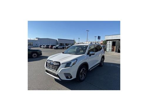 Crystal White Pearl 2022 Subaru Forester Touring