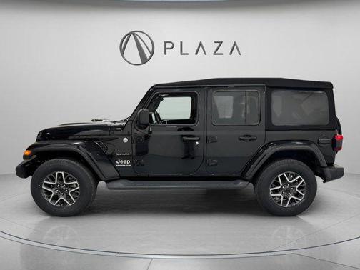 2024 Jeep Wrangler 4-Door Sahara 4x4